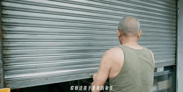 播放破亿的 AI 短片，名场面是一个「穿帮镜头」| 对话《纸手机》主创