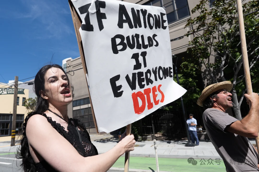 刚刚，奥特曼家被炸了！