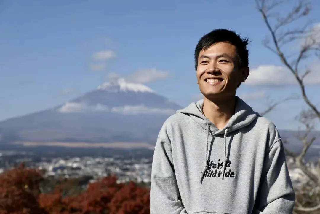 北大95后带队登顶珠峰，AI如何重塑旅游行业效率？