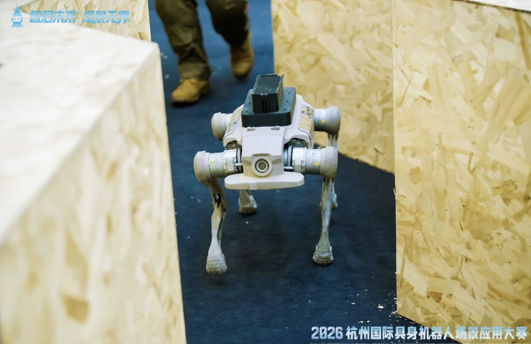 这一次，不比炫技，比谁更能「干活」