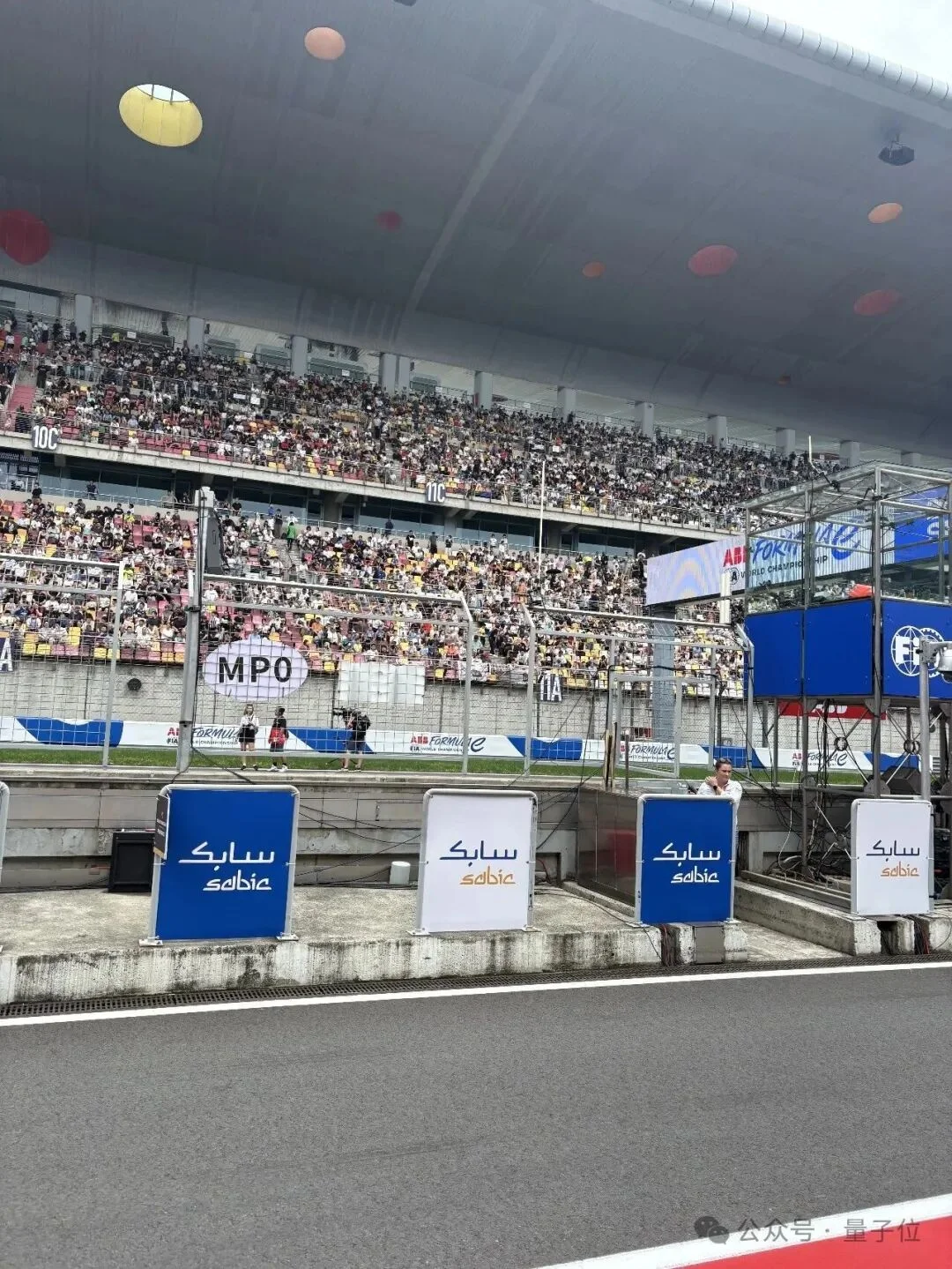 真·QQ飞车！「电动版F1」上海开赛，Gemini在线解说