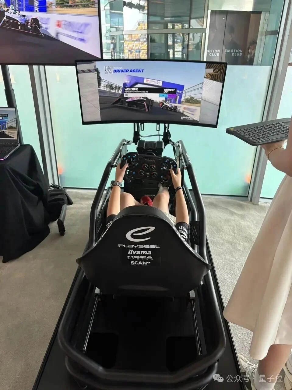 真·QQ飞车！「电动版F1」上海开赛，Gemini在线解说